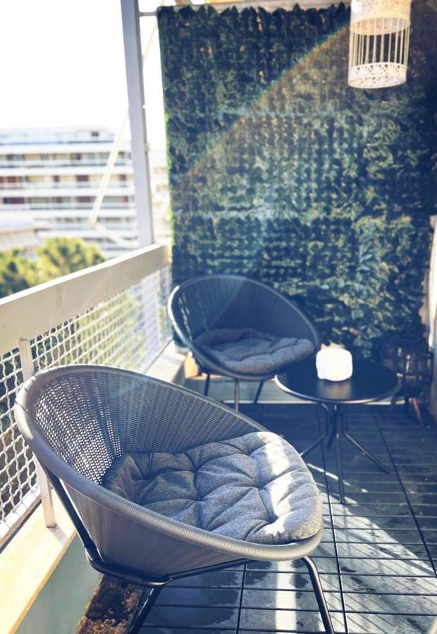 Seaside apartment in Flisvos marina Atenas Exterior foto
